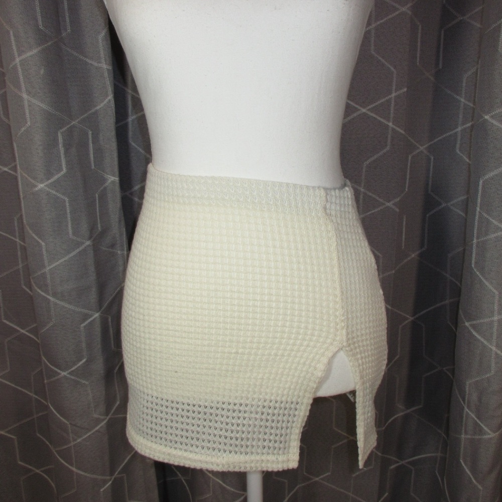 PrettyLittleThing White Textured Mini Skirt never worn new with tags